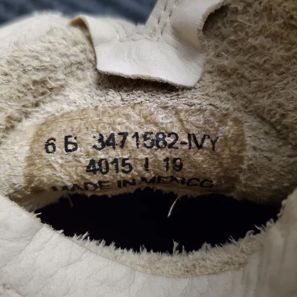 FRYE Size 6 Cream/Natural Veronica Full Grain Leather Moto Ankle Bootie - Picture 8 of 8